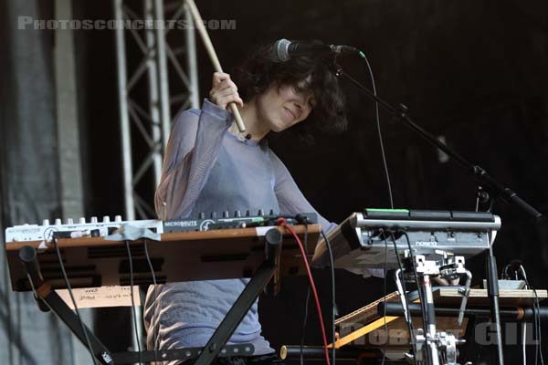 KELLY LEE OWENS - 2018-05-26 - PARIS - Parc de la Villette - Scene Prairie du Cercle Nord - 